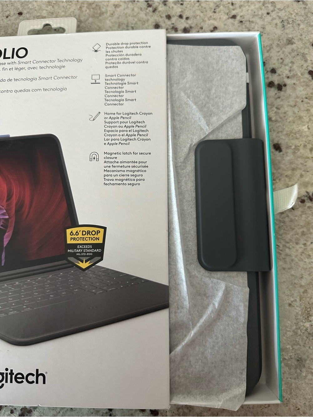 Logitech Rugged Folio Keyboard Case for iPad (10th Gen) - Picture 3 of 4